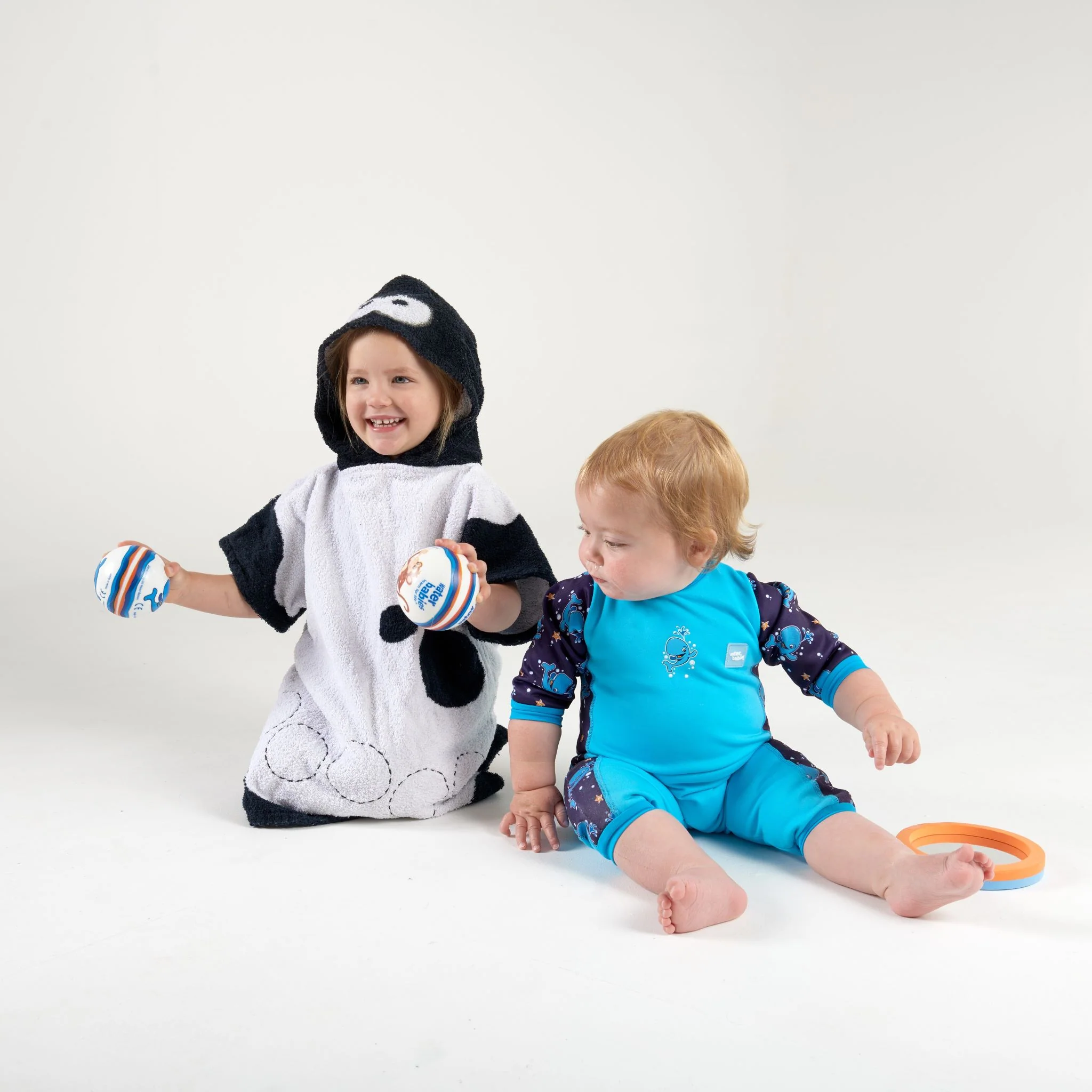 Inky Hooded Poncho Towel - Image 8